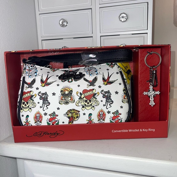 NWT Ed Hardy White Tattoo-Inspired Wristlet with Key Ring in gift box - Picture 4 of 8